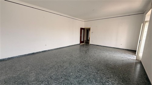 Centrale Appartamento Con Box Auto e Deposito.